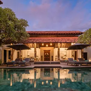 Villa De Suma - Fully Staffed Luxury Villa, Walk To The Beach!